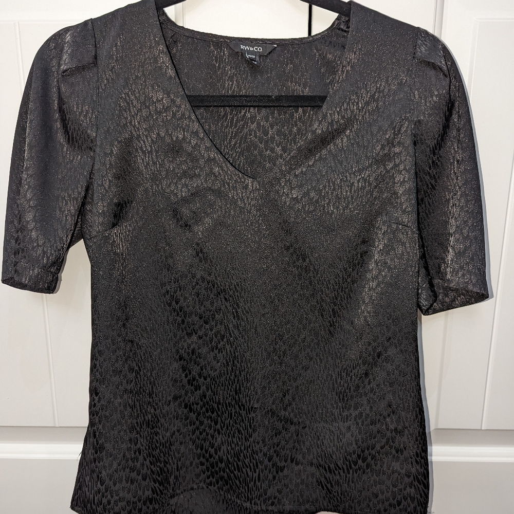 Flashy Black Jacquard Style RW&Co V Neck Blouse